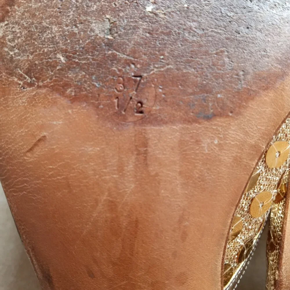 VINTAGE GOLD LAMÉ & SEQUIN SHOE - Picture 10 of 14